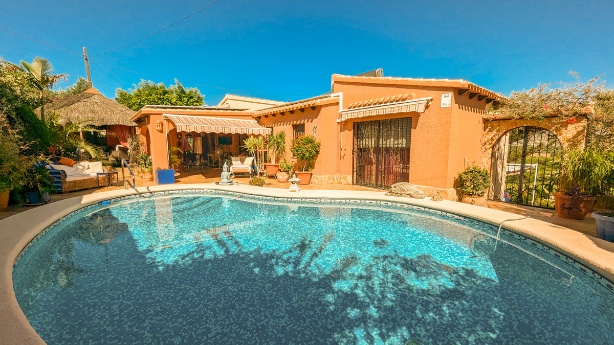 4 Bed Townhouse for sale in Orba Costa Blanca, Alicante, Spain