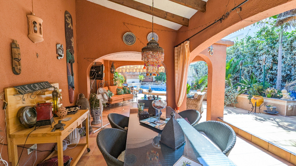 4 Bed Townhouse for sale in Orba Costa Blanca, Alicante, Spain