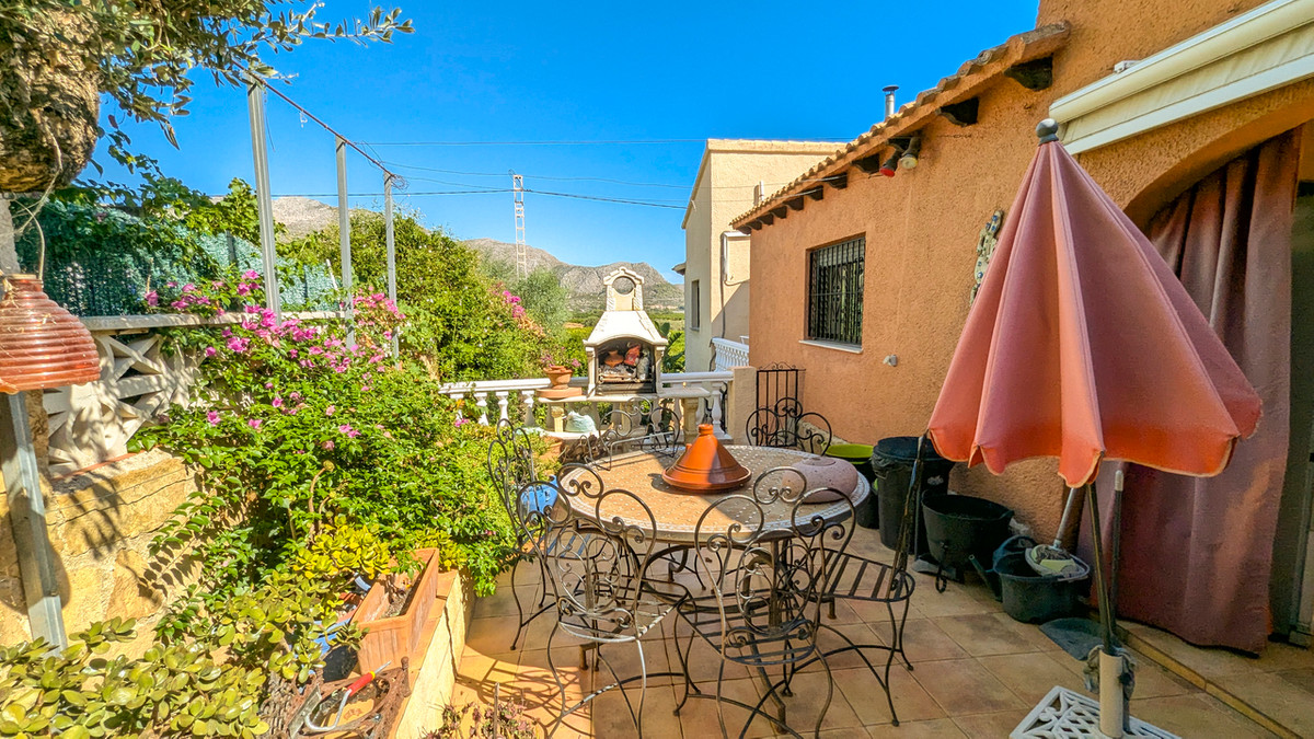 4 Bed Townhouse for sale in Orba Costa Blanca, Alicante, Spain