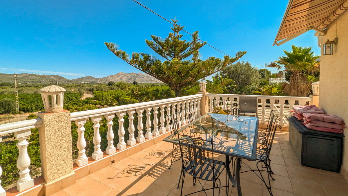 4 Bed Townhouse for sale in Orba Costa Blanca, Alicante, Spain