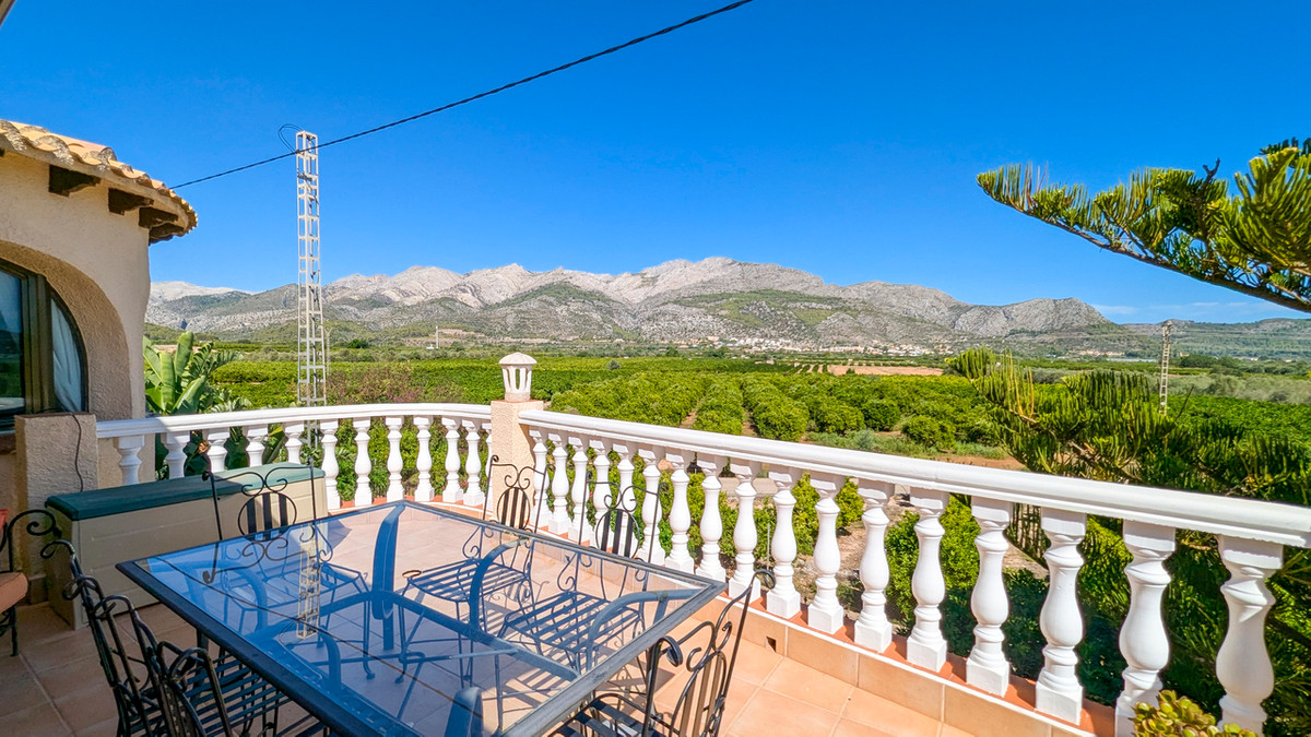 4 Bed Townhouse for sale in Orba Costa Blanca, Alicante, Spain