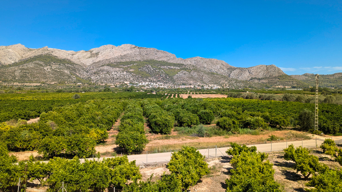 4 Bed Townhouse for sale in Orba Costa Blanca, Alicante, Spain