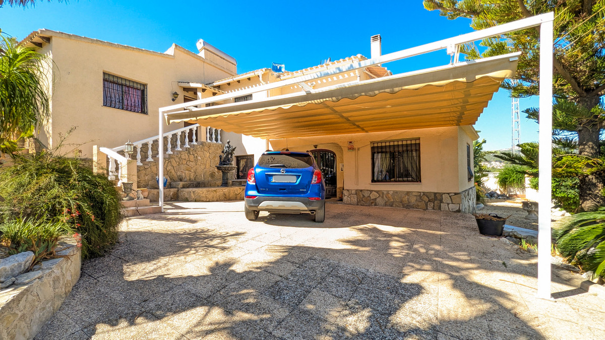 4 Bed Townhouse for sale in Orba Costa Blanca, Alicante, Spain