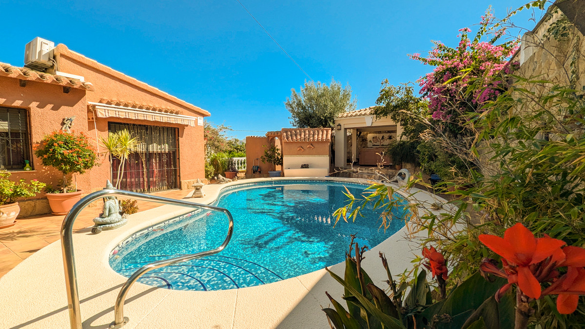 4 Bed Townhouse for sale in Orba Costa Blanca, Alicante, Spain