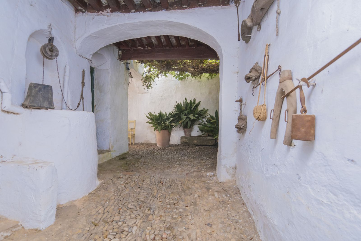 6 Bed Townhouse for sale in Ronda Costa Del Sol, Málaga, Spain