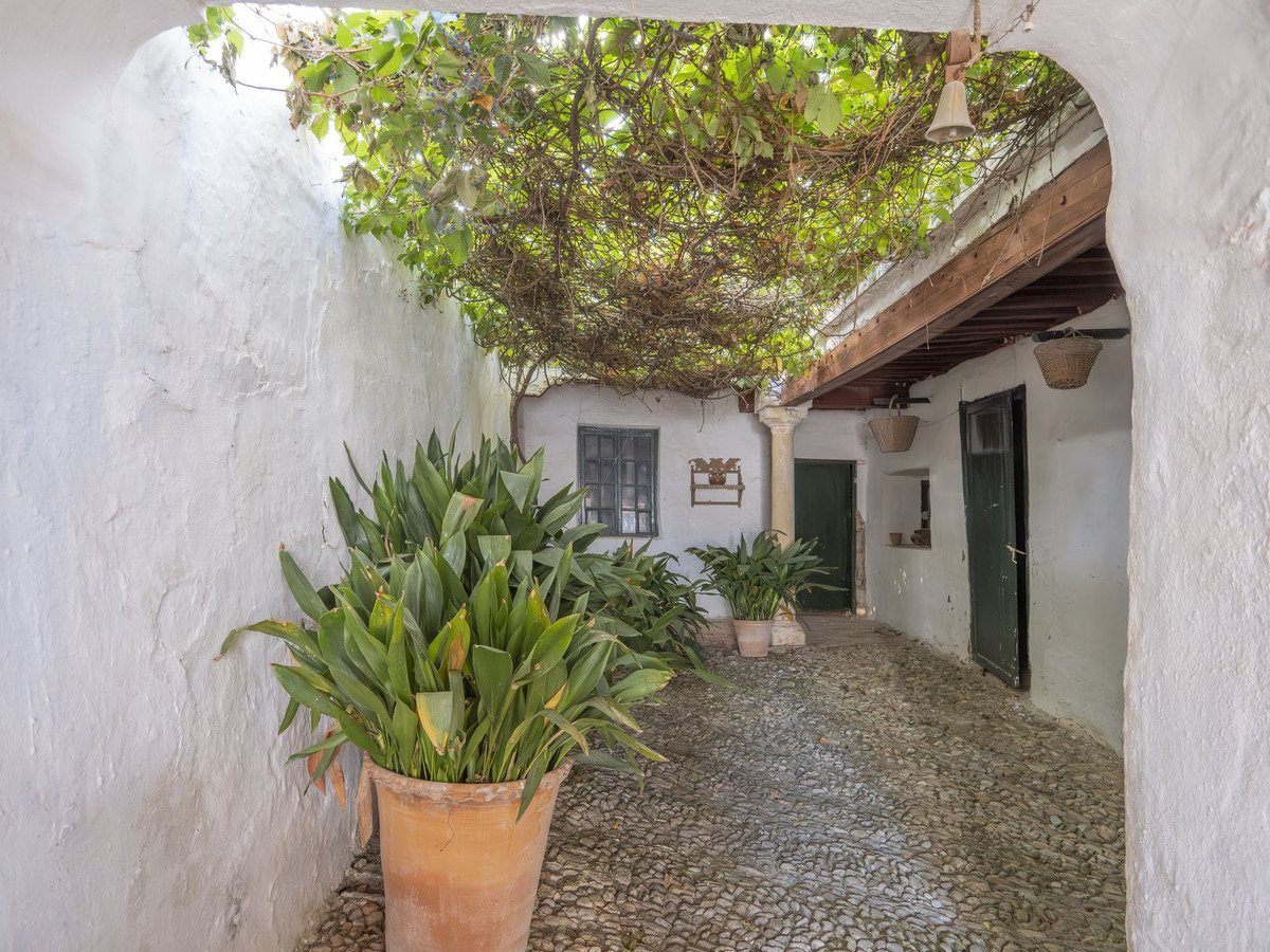 6 Bed Townhouse for sale in Ronda Costa Del Sol, Málaga, Spain