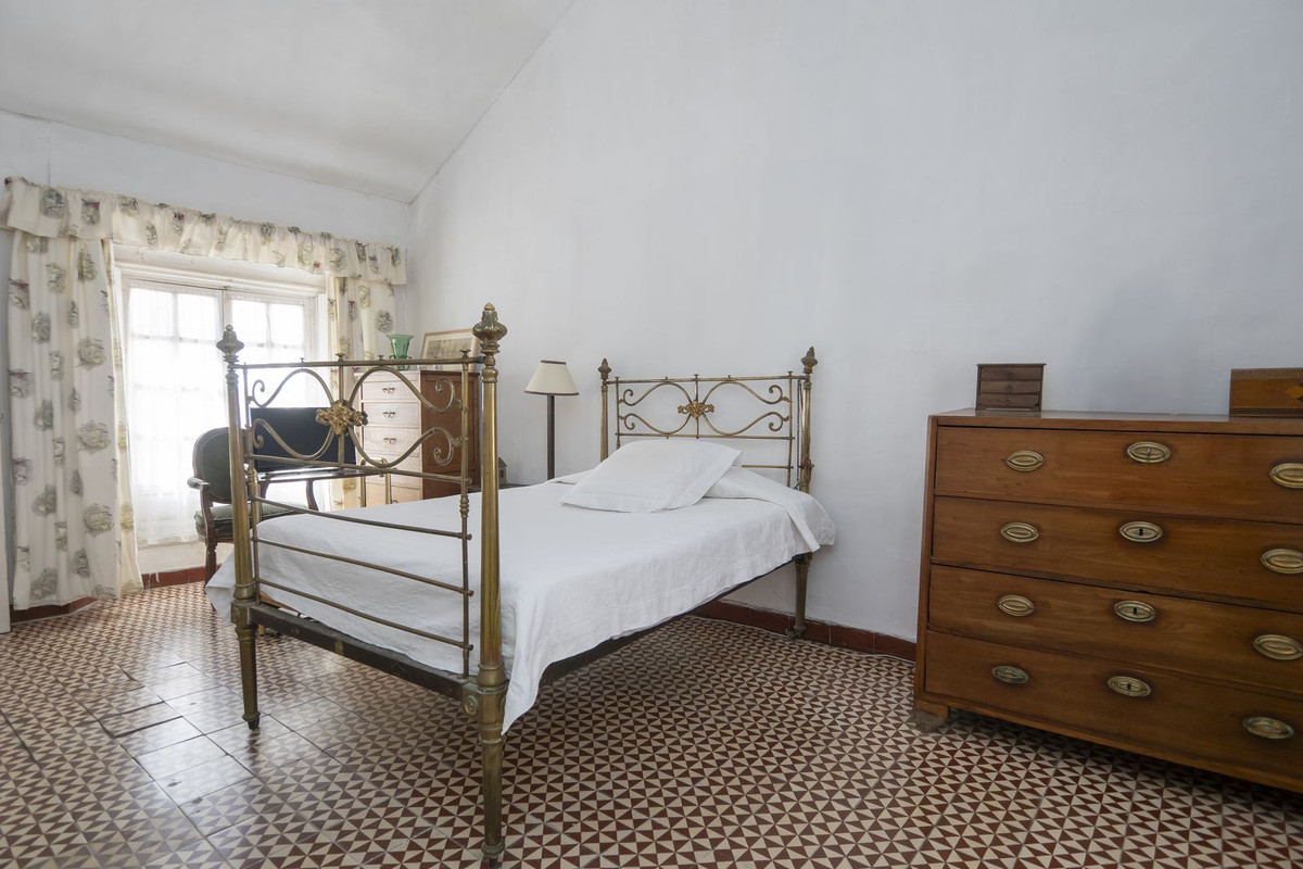 6 Bed Townhouse for sale in Ronda Costa Del Sol, Málaga, Spain