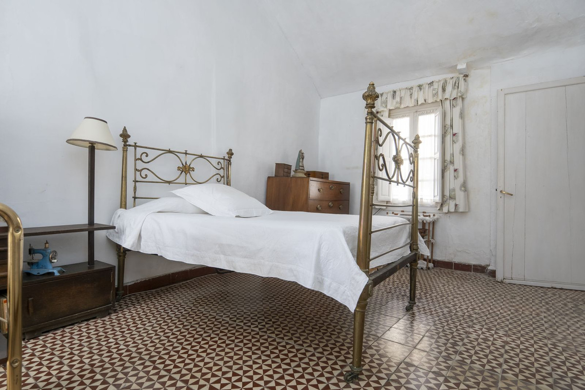 6 Bed Townhouse for sale in Ronda Costa Del Sol, Málaga, Spain