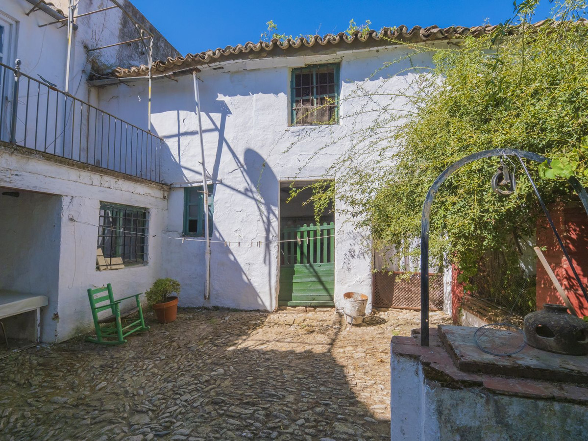 6 Bed Townhouse for sale in Ronda Costa Del Sol, Málaga, Spain