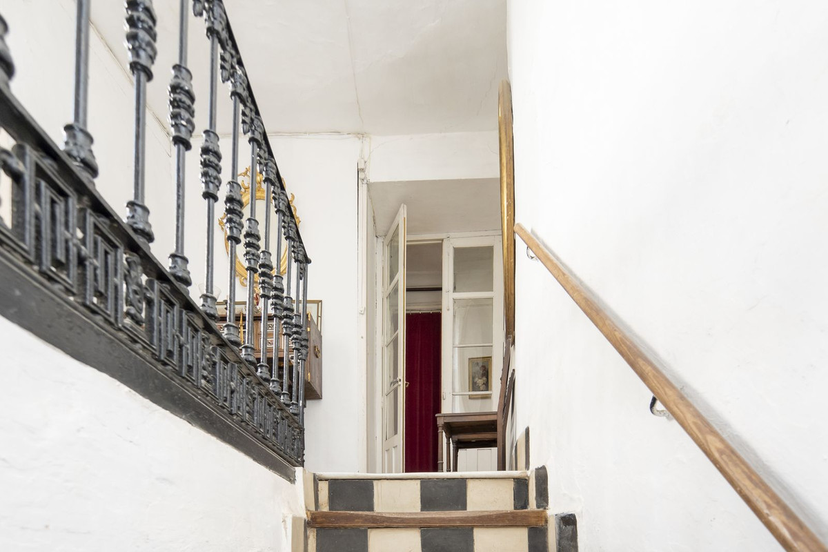6 Bed Townhouse for sale in Ronda Costa Del Sol, Málaga, Spain