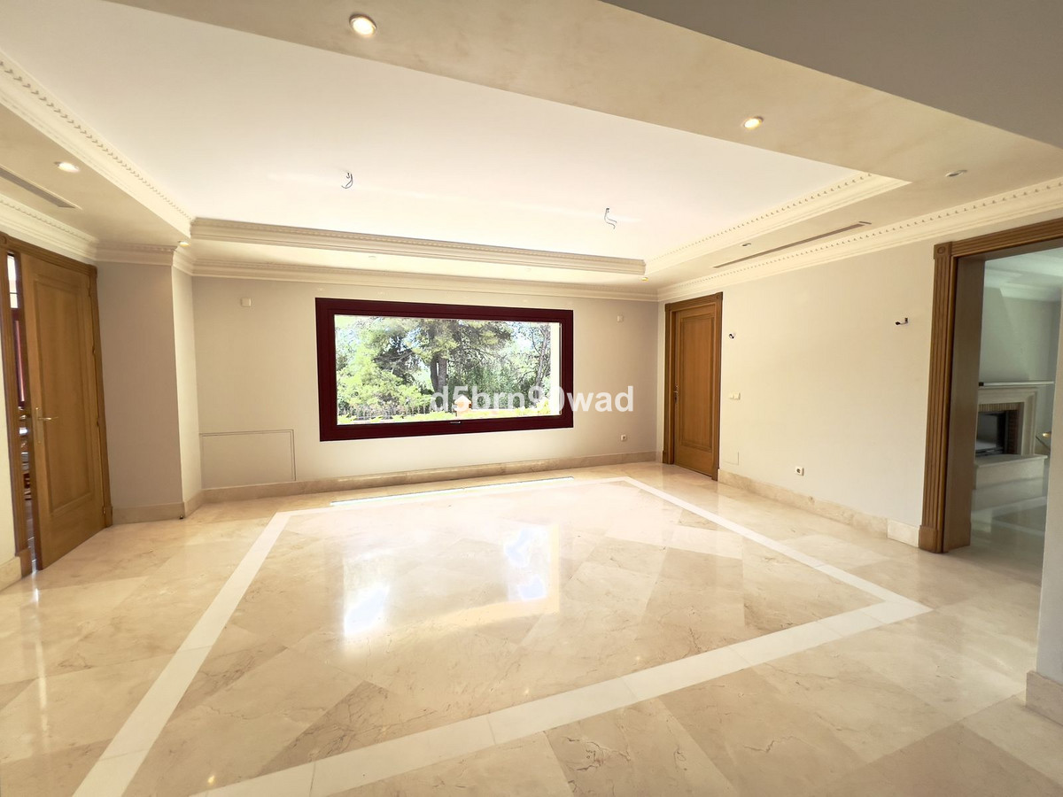 5 Bed Townhouse for sale in Marbella Costa Del Sol, Málaga, Spain