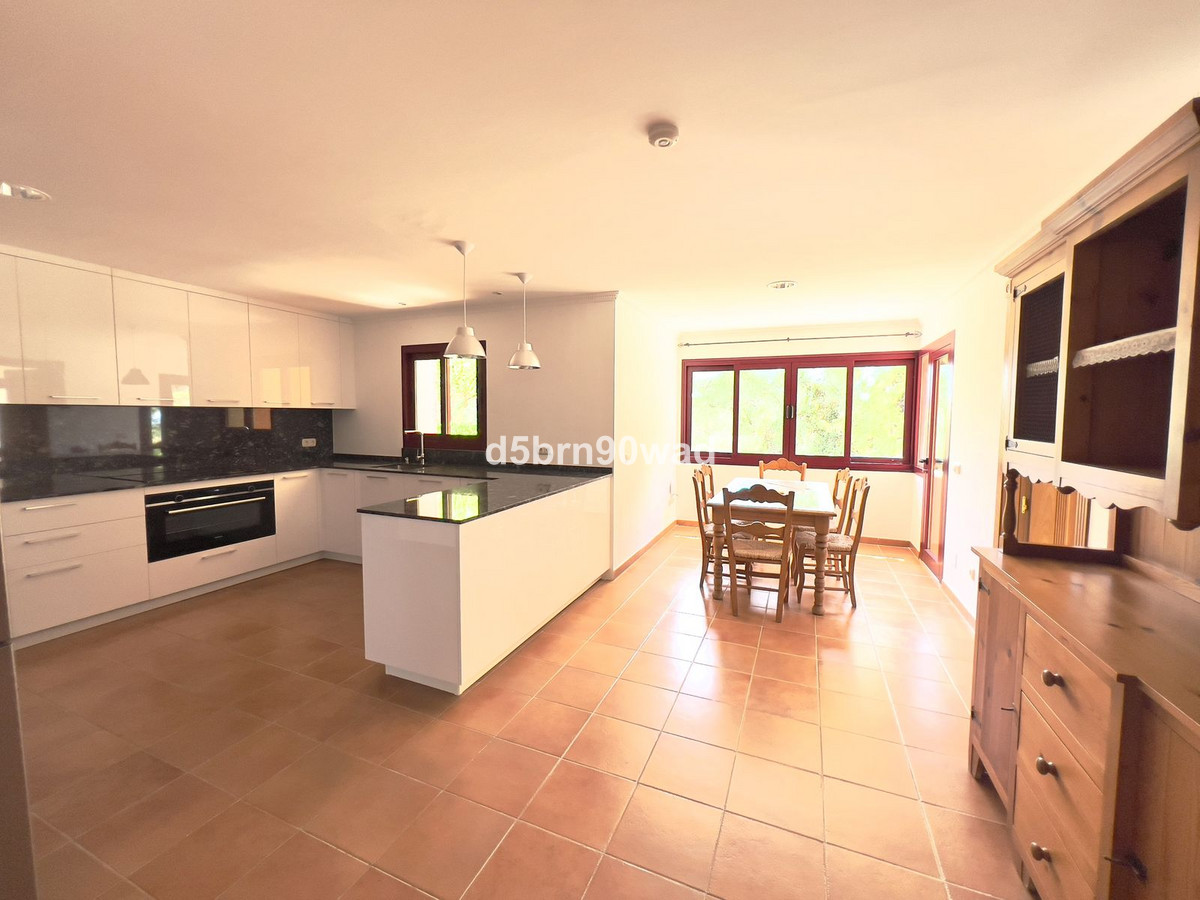 5 Bed Townhouse for sale in Marbella Costa Del Sol, Málaga, Spain