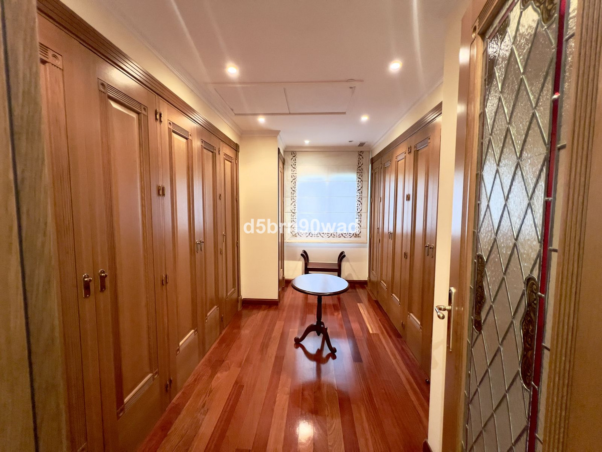 5 Bed Townhouse for sale in Marbella Costa Del Sol, Málaga, Spain