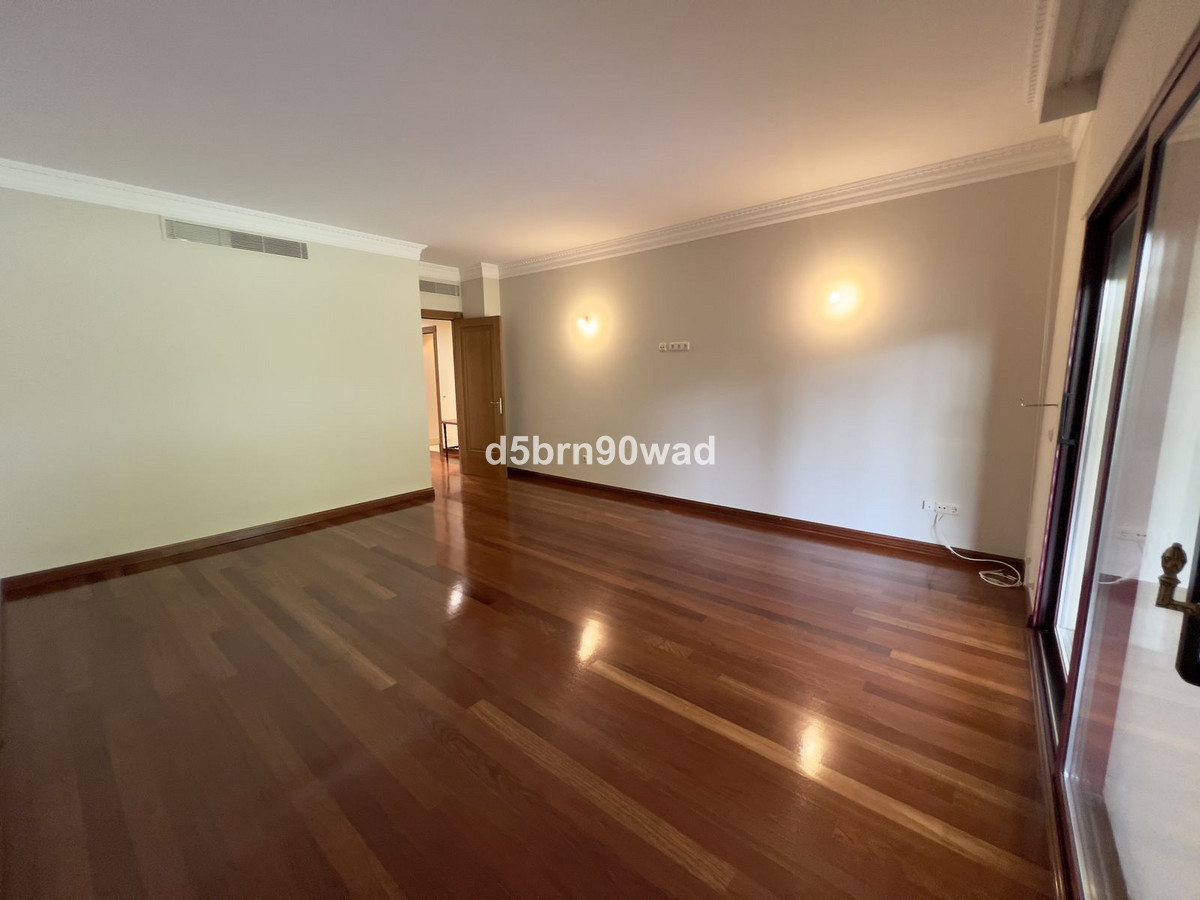 5 Bed Townhouse for sale in Marbella Costa Del Sol, Málaga, Spain