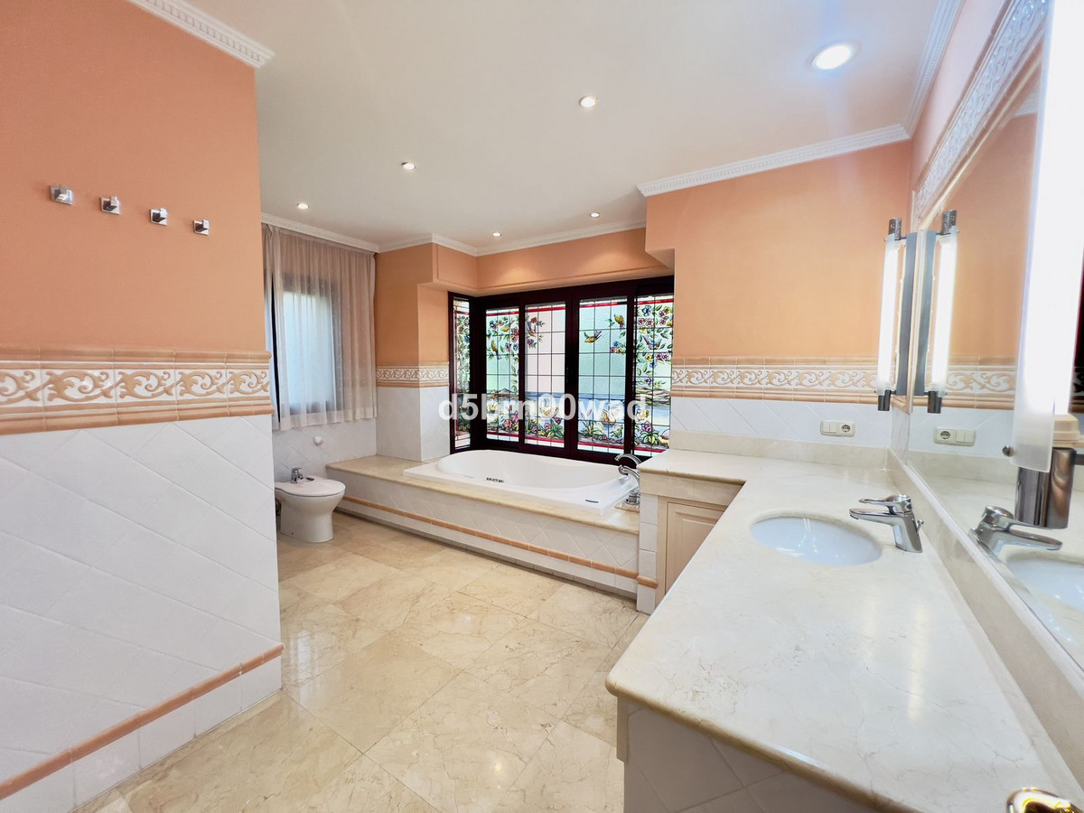 5 Bed Townhouse for sale in Marbella Costa Del Sol, Málaga, Spain