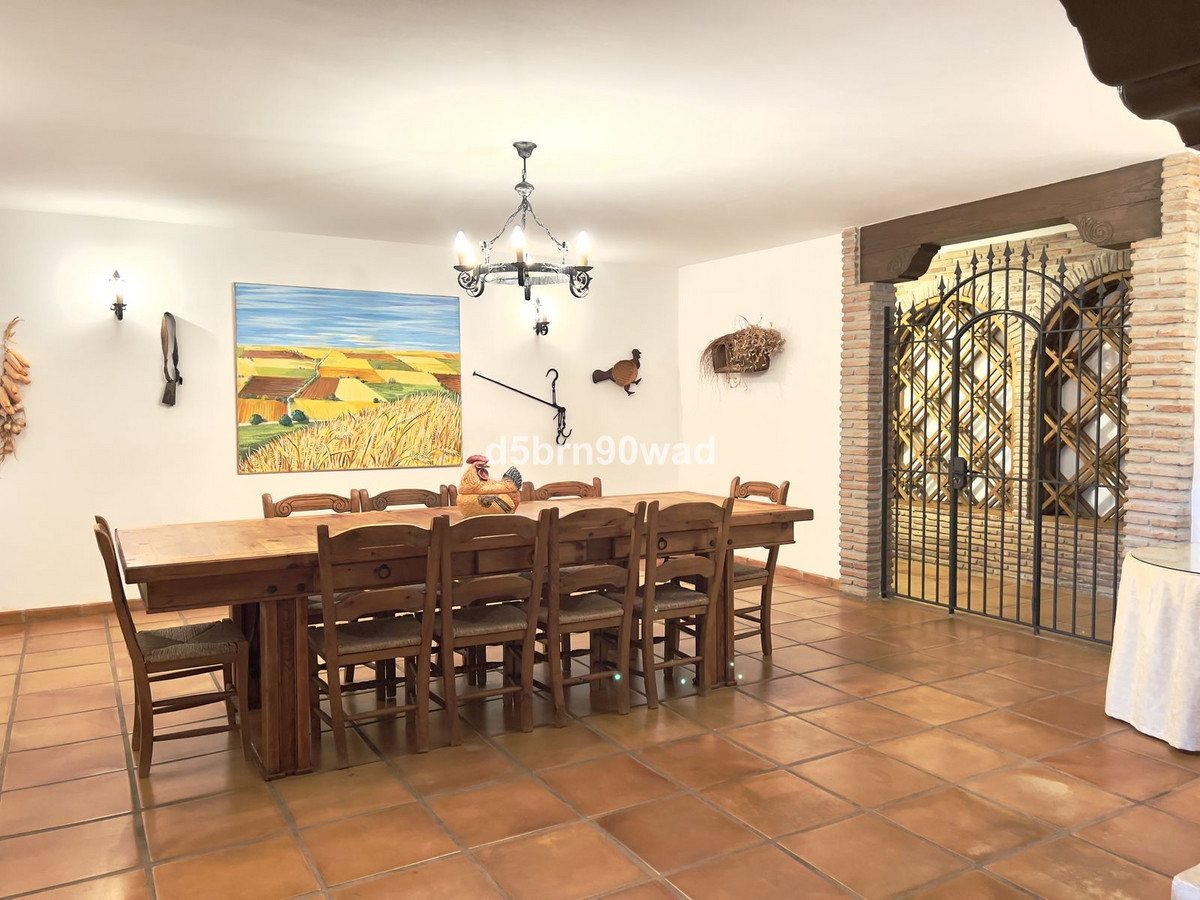 5 Bed Townhouse for sale in Marbella Costa Del Sol, Málaga, Spain