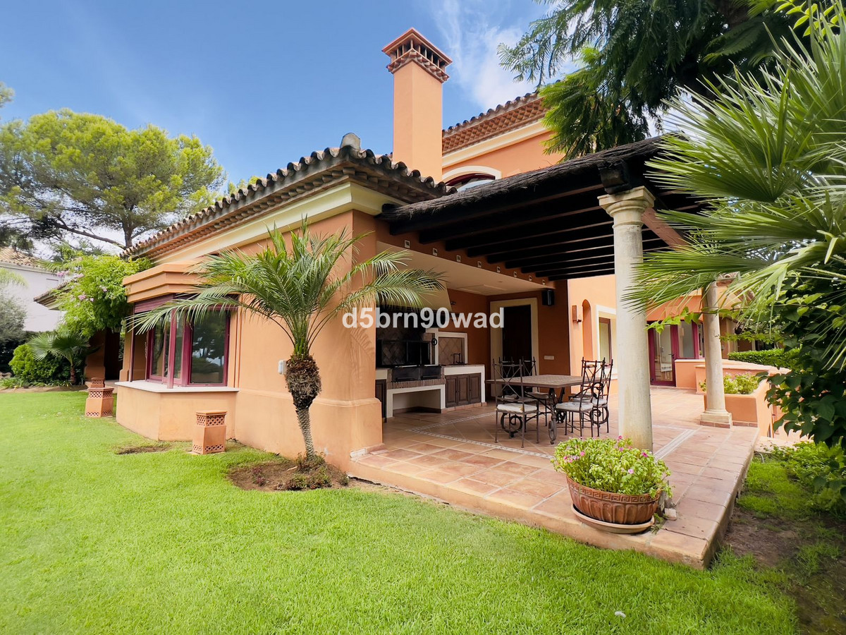 5 Bed Townhouse for sale in Marbella Costa Del Sol, Málaga, Spain