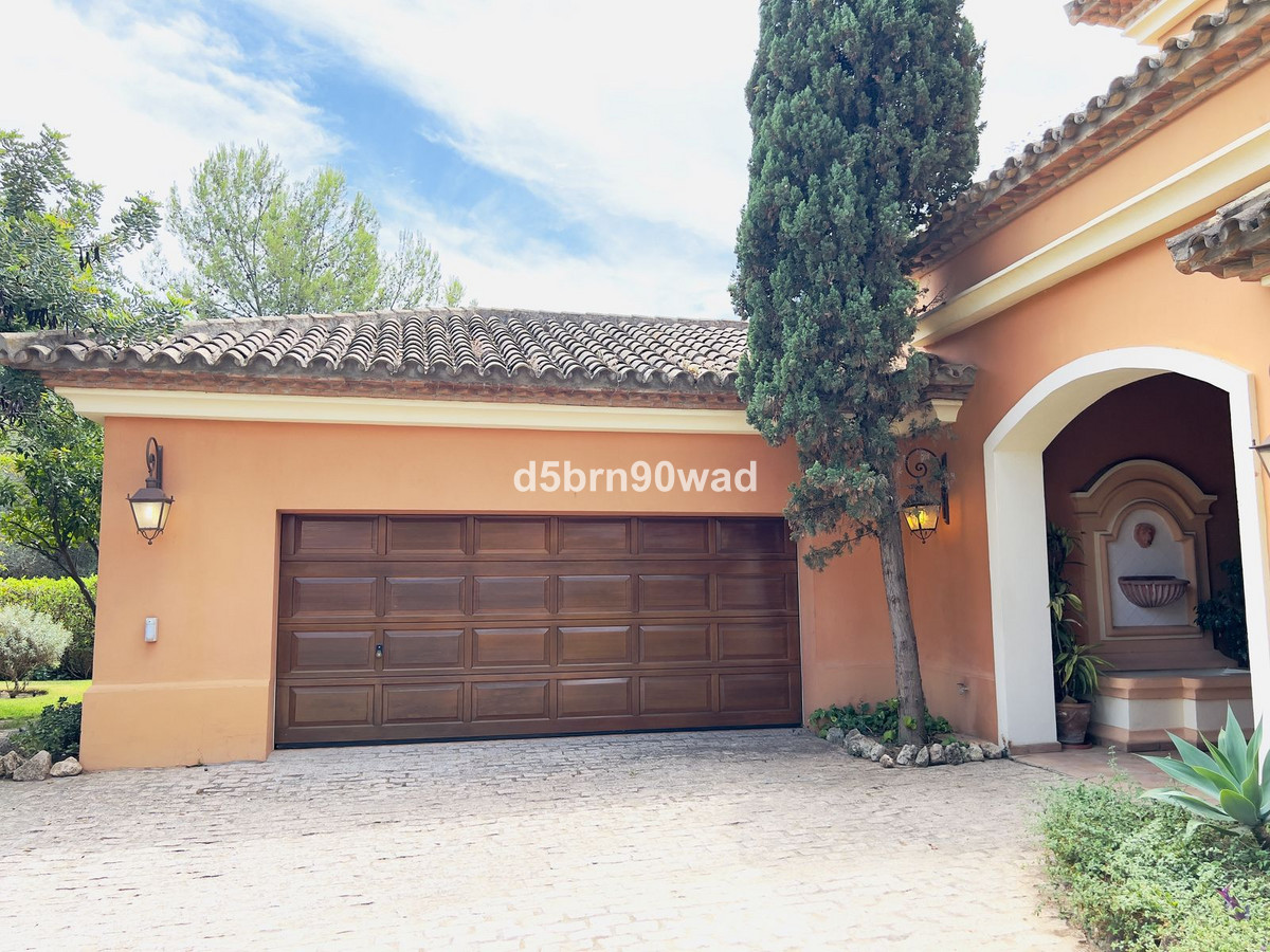 5 Bed Townhouse for sale in Marbella Costa Del Sol, Málaga, Spain