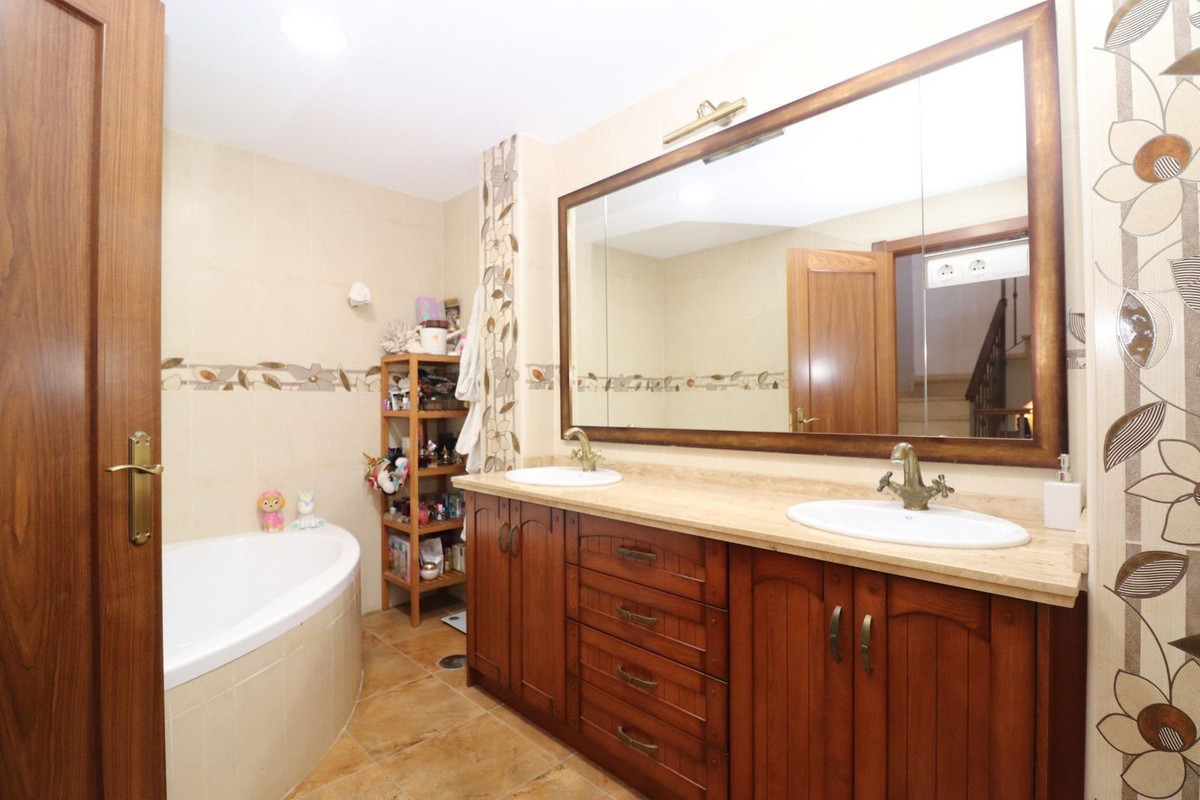 Se vende Adosada de 3 dormitorios en Costa Del Sol, Málaga, España