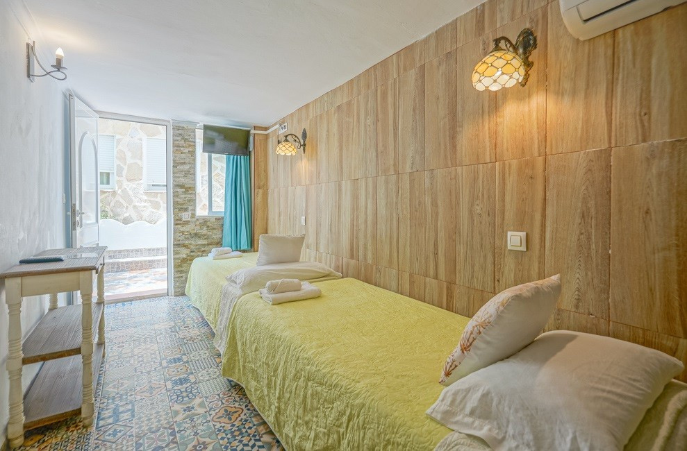 16 Bed Commercial unit for sale in Calpe Costa Blanca, Alicante, Spain