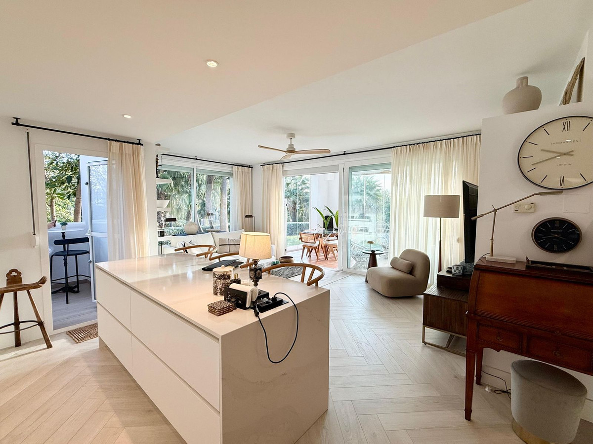 3 Bed Apartment for sale in Casares Costa Del Sol, Málaga, Spain