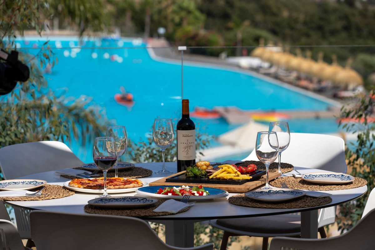 3 Bed Apartment for sale in Casares Costa Del Sol, Málaga, Spain
