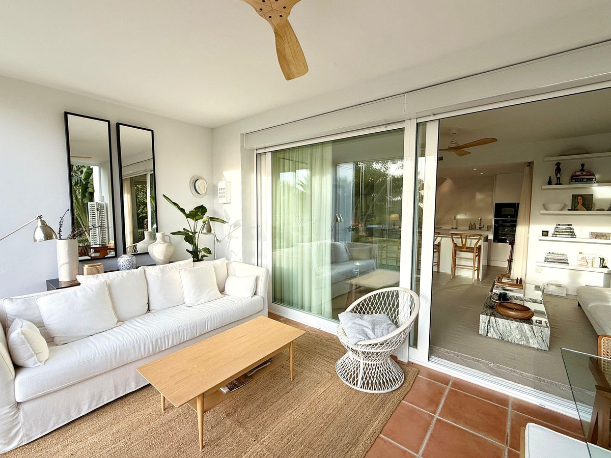 3 Bed Apartment for sale in Casares Costa Del Sol, Málaga, Spain