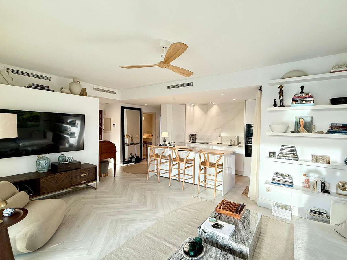 3 Bed Apartment for sale in Casares Costa Del Sol, Málaga, Spain