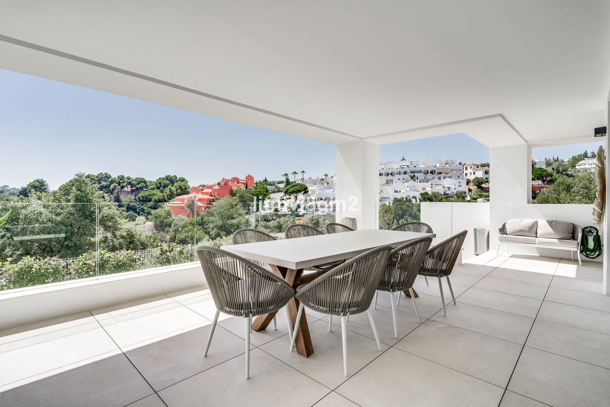 3 Bed Apartment for sale in Cabopino Costa Del Sol, Málaga, Spain