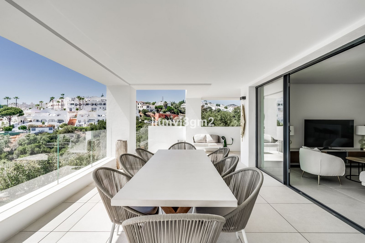 3 Bed Apartment for sale in Cabopino Costa Del Sol, Málaga, Spain