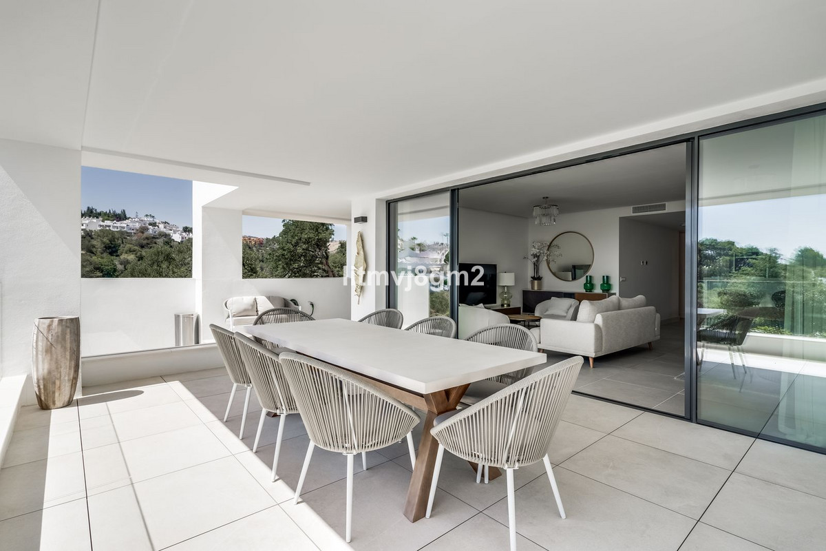 3 Bed Apartment for sale in Cabopino Costa Del Sol, Málaga, Spain