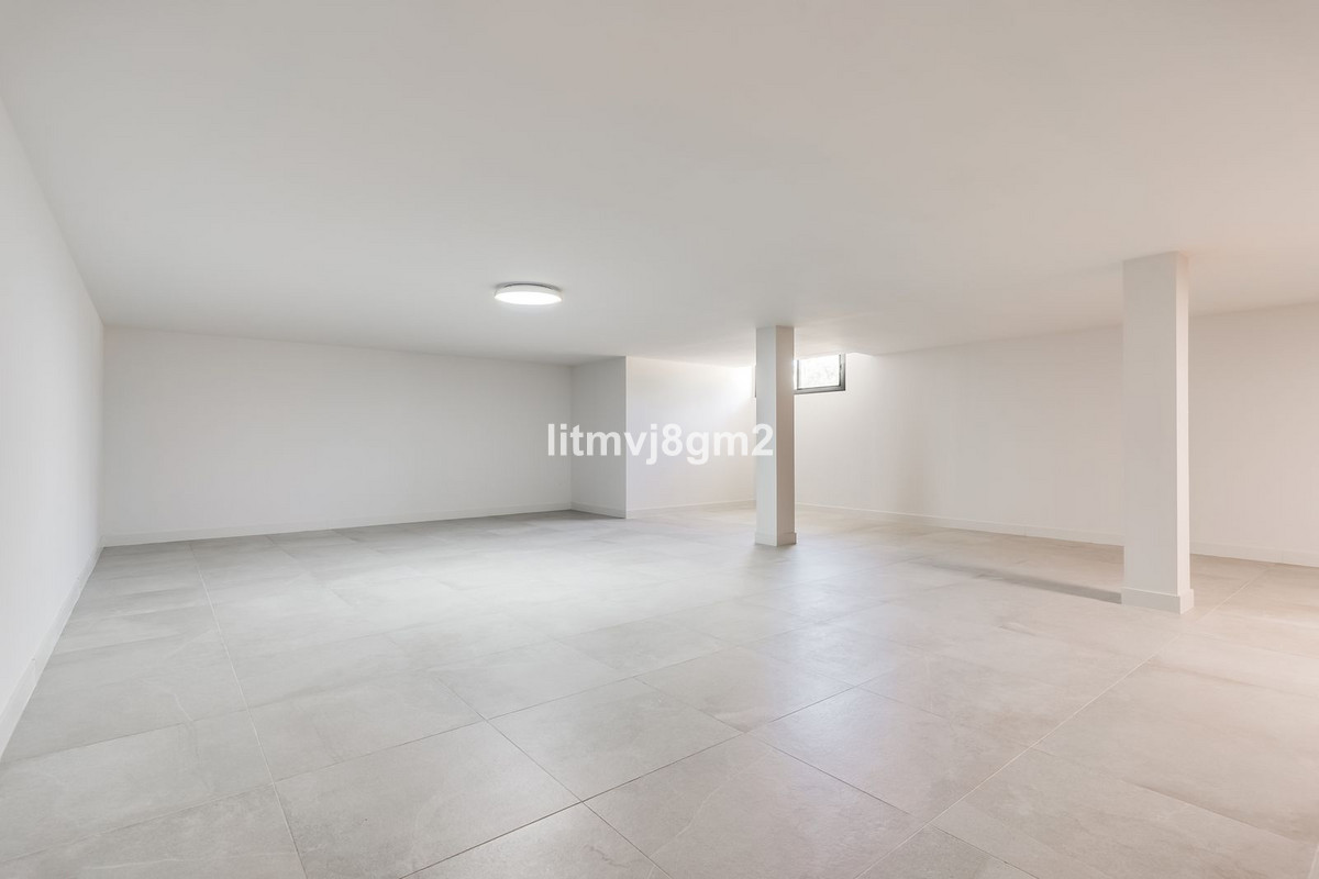 3 Bed Apartment for sale in Cabopino Costa Del Sol, Málaga, Spain