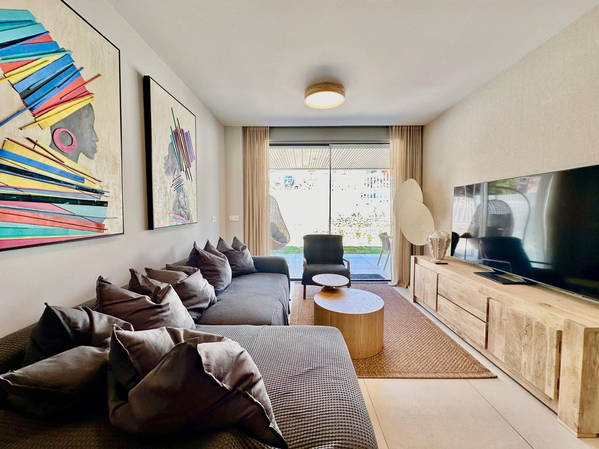 2 Bed Apartment for sale in Elviria Costa Del Sol, Málaga, Spain