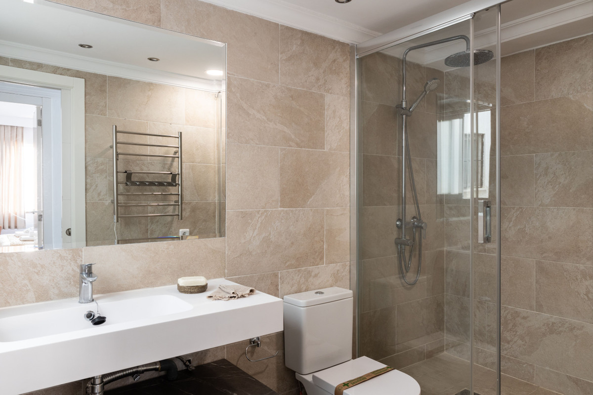 3 Bed Apartment for sale in San Pedro De Alcántara Costa Del Sol, Málaga, Spain