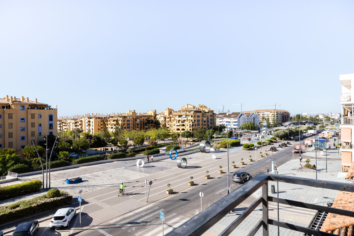 3 Bed Apartment for sale in San Pedro De Alcántara Costa Del Sol, Málaga, Spain