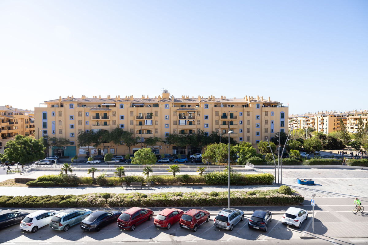 3 Bed Apartment for sale in San Pedro De Alcántara Costa Del Sol, Málaga, Spain