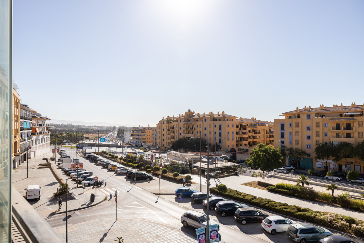 3 Bed Apartment for sale in San Pedro De Alcántara Costa Del Sol, Málaga, Spain