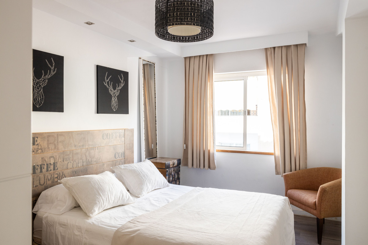 3 Bed Apartment for sale in San Pedro De Alcántara Costa Del Sol, Málaga, Spain