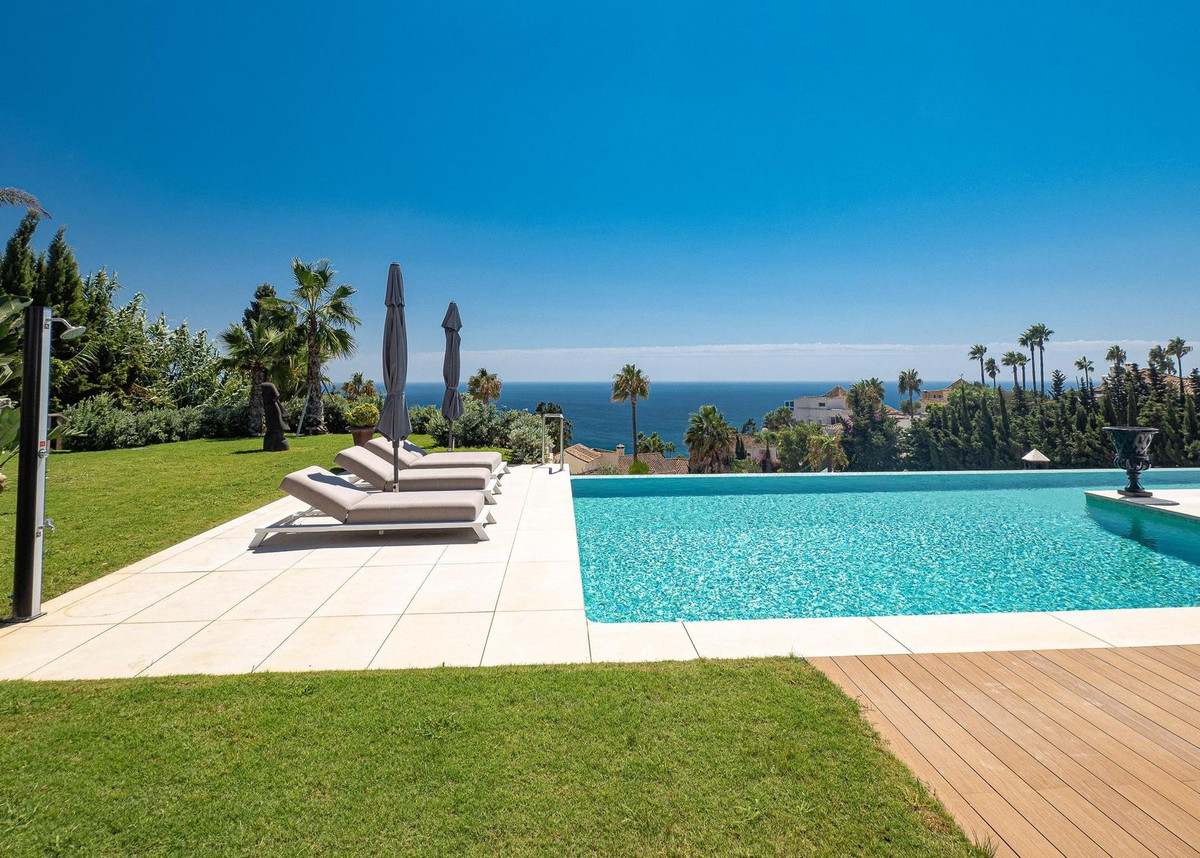4 Bed Townhouse for sale in Manilva Costa Del Sol, Málaga, Spain