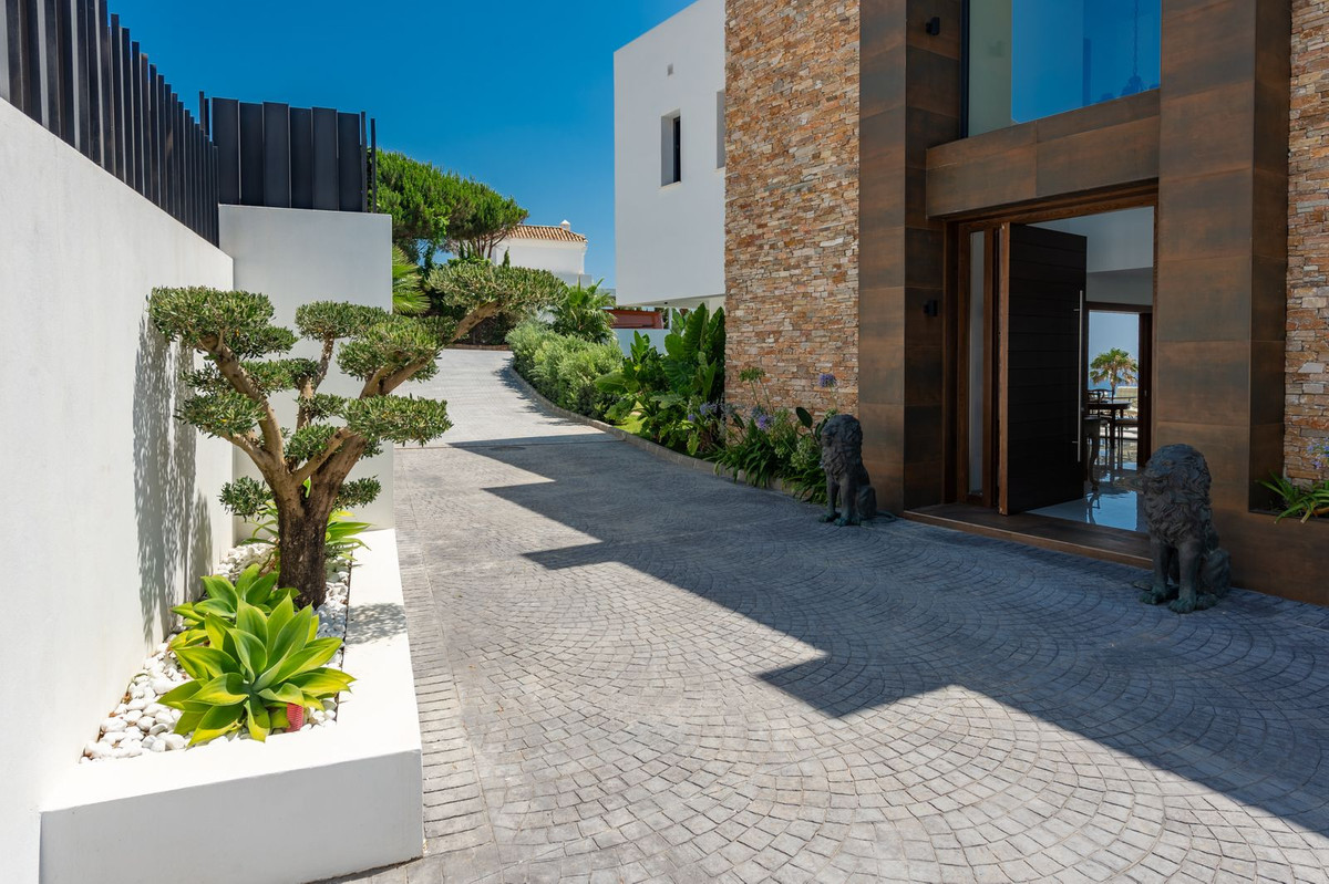 4 Bed Townhouse for sale in Manilva Costa Del Sol, Málaga, Spain