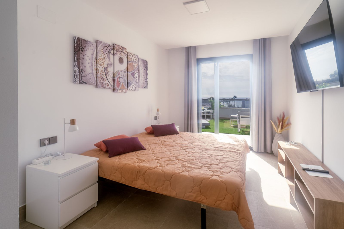 3 Bed Apartment for sale in Casares Costa Del Sol, Málaga, Spain