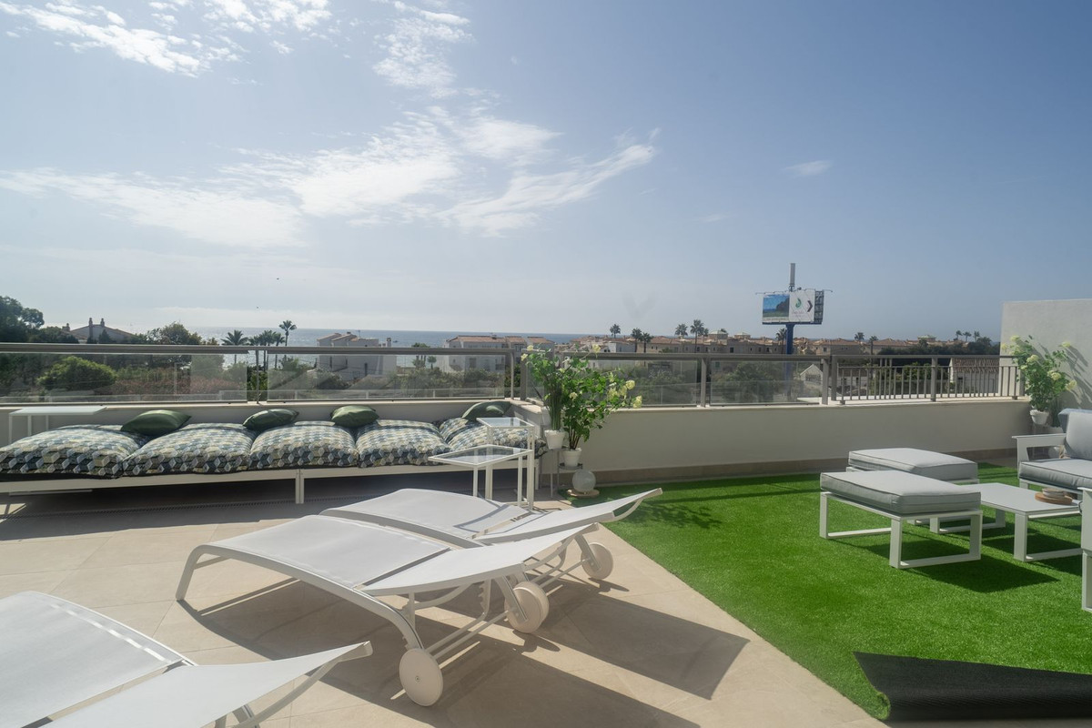 3 Bed Apartment for sale in Casares Costa Del Sol, Málaga, Spain