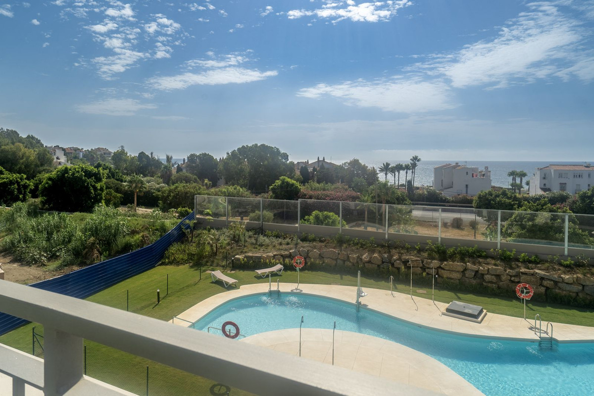 3 Bed Apartment for sale in Casares Costa Del Sol, Málaga, Spain