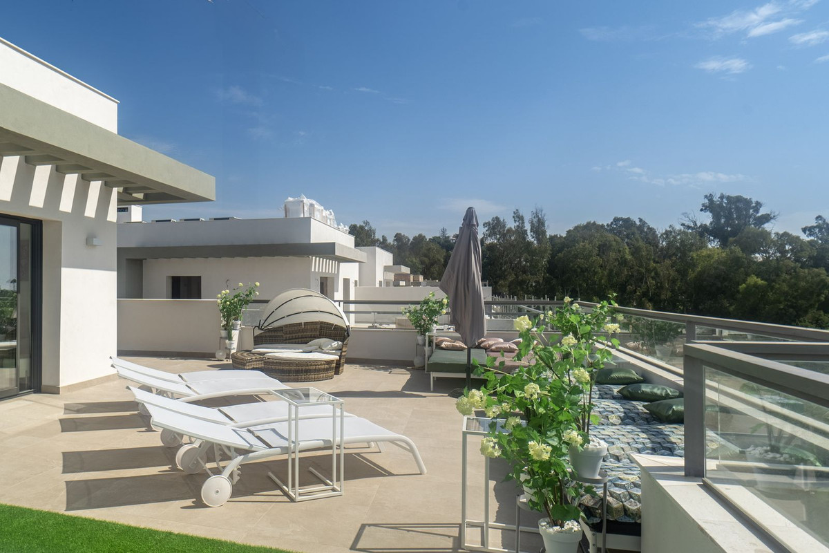 3 Bed Apartment for sale in Casares Costa Del Sol, Málaga, Spain