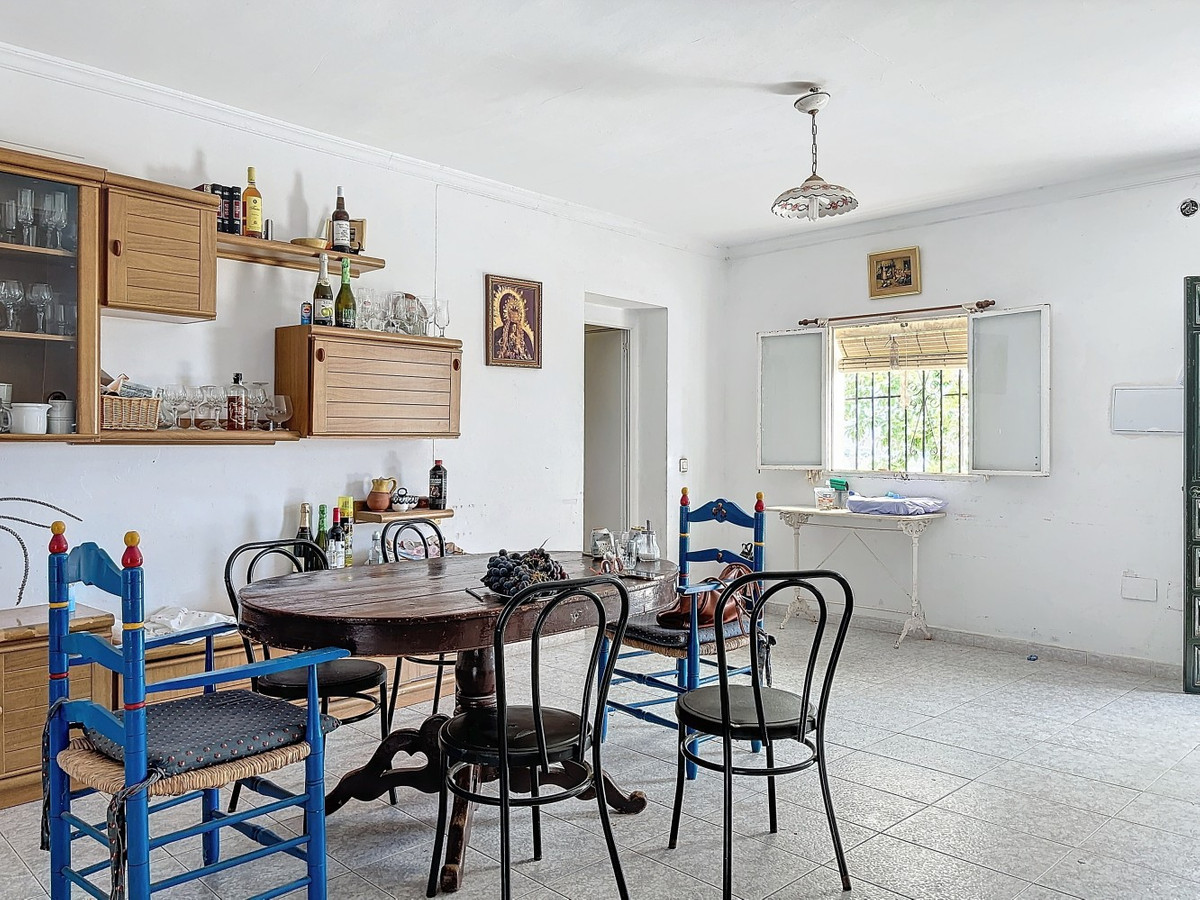 Se vende Finca - Cortijo de 10 dormitorios en Costa Del Sol East, Málaga, España