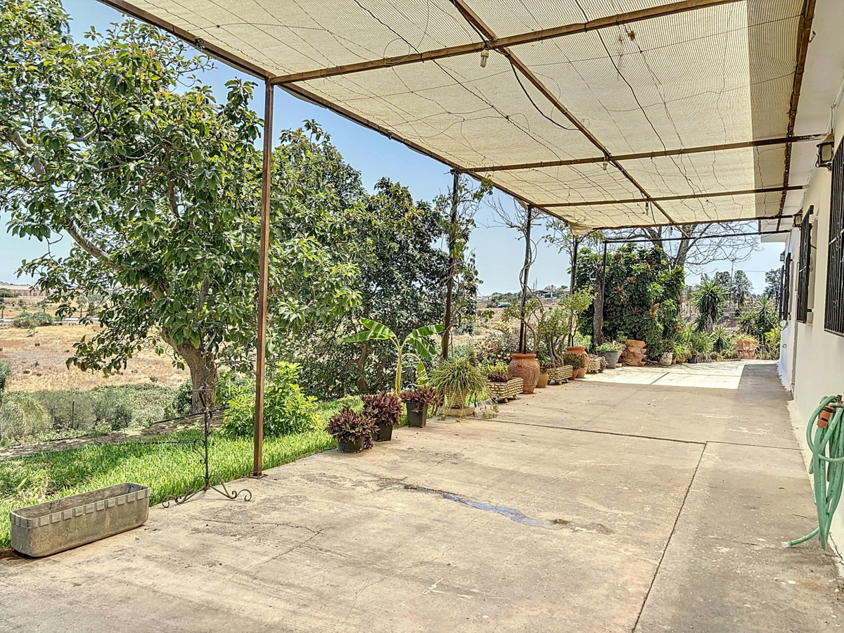 Se vende Finca - Cortijo de 10 dormitorios en Costa Del Sol East, Málaga, España