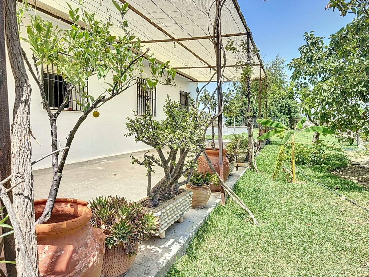Se vende Finca - Cortijo de 10 dormitorios en Costa Del Sol East, Málaga, España