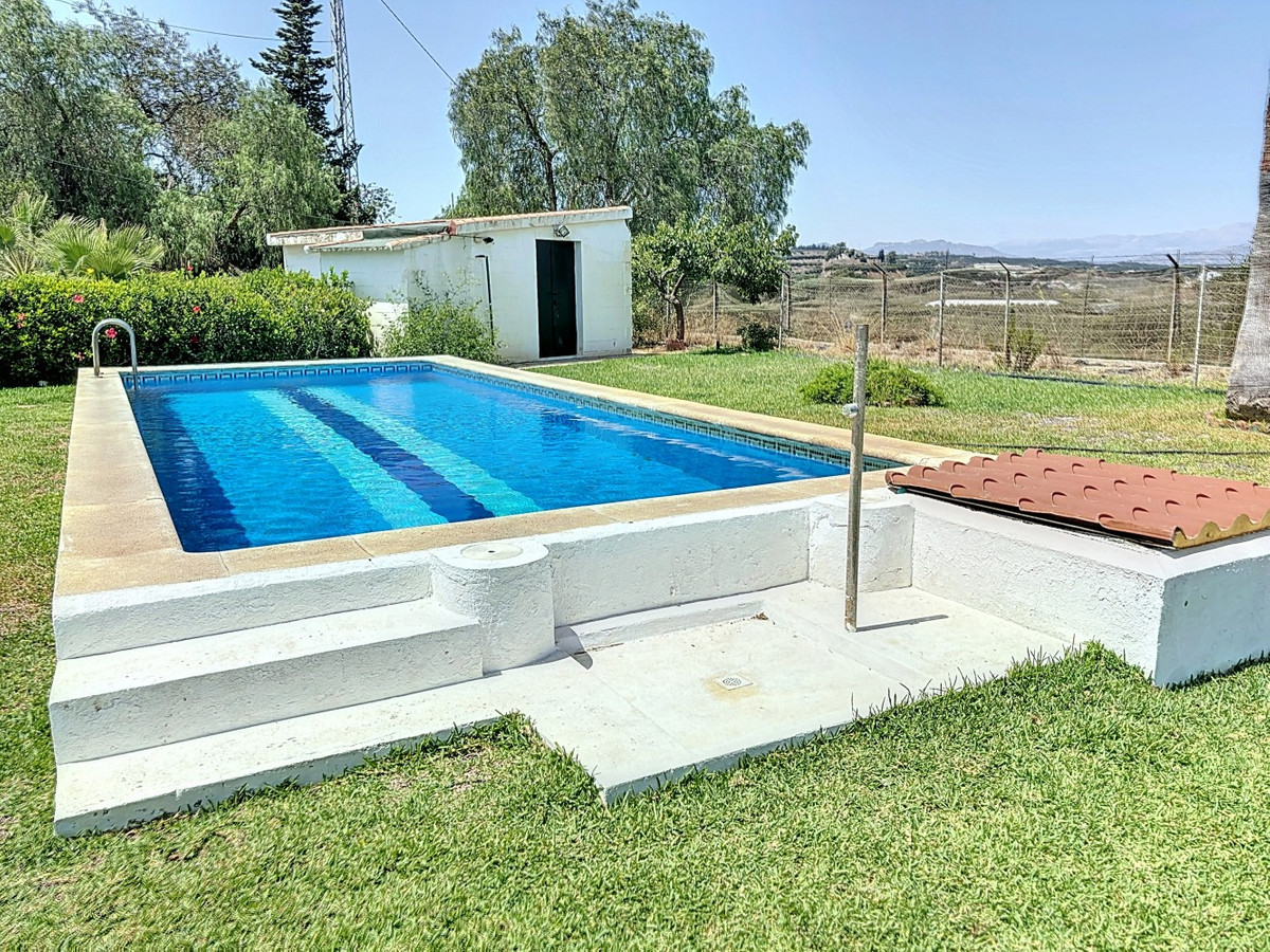 Se vende Finca - Cortijo de 10 dormitorios en Costa Del Sol East, Málaga, España