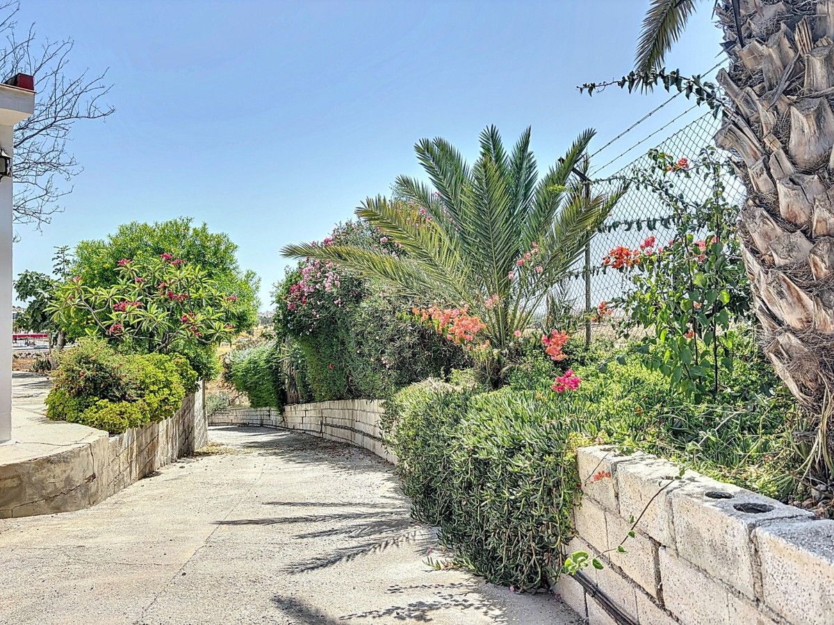 Se vende Finca - Cortijo de 10 dormitorios en Costa Del Sol East, Málaga, España