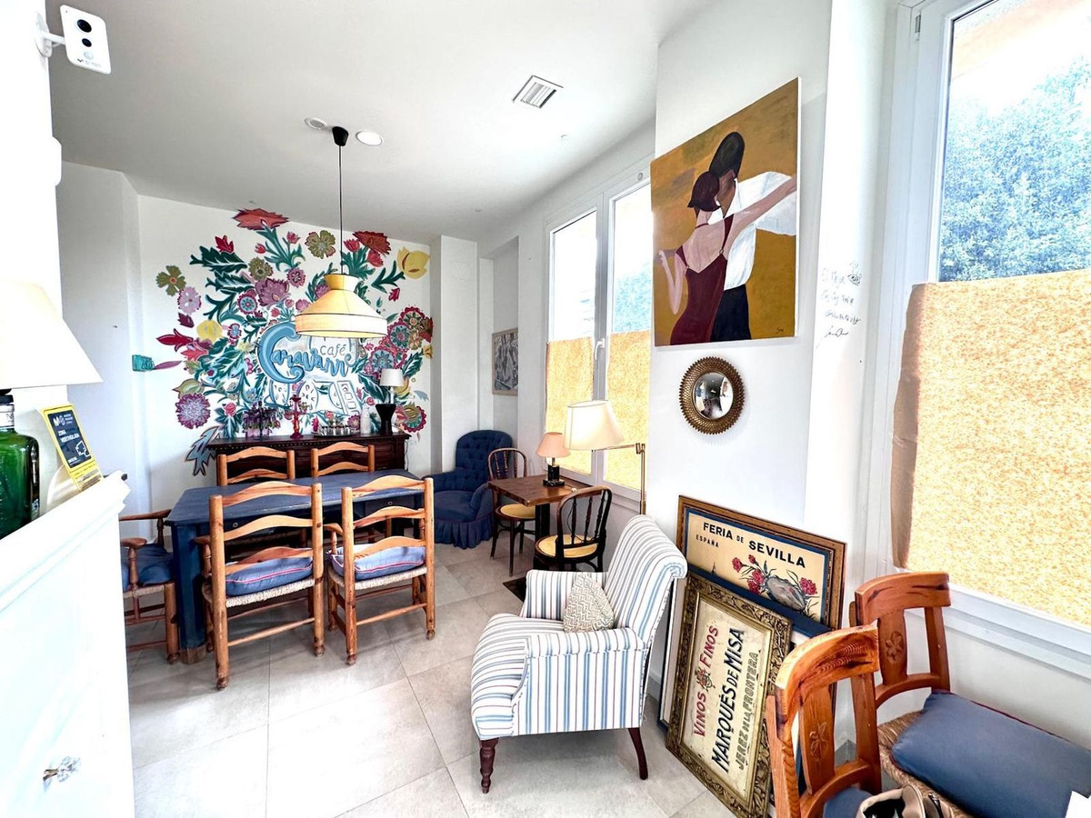 Commercial unit for sale in Nueva Andalucía Costa Del Sol, Málaga, Spain